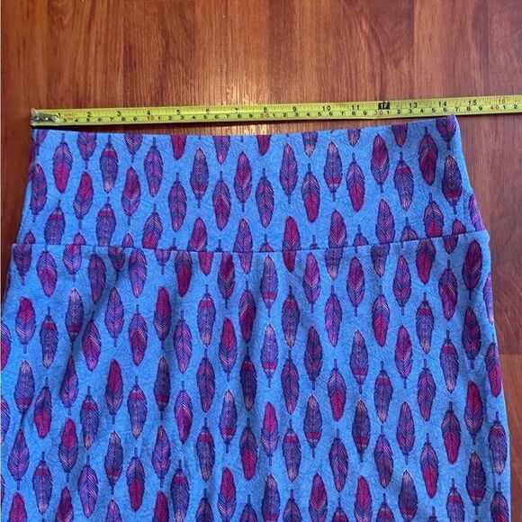 Cassie LuLaRoe Pencil Skirt size Medium. - Picture 5 of 5